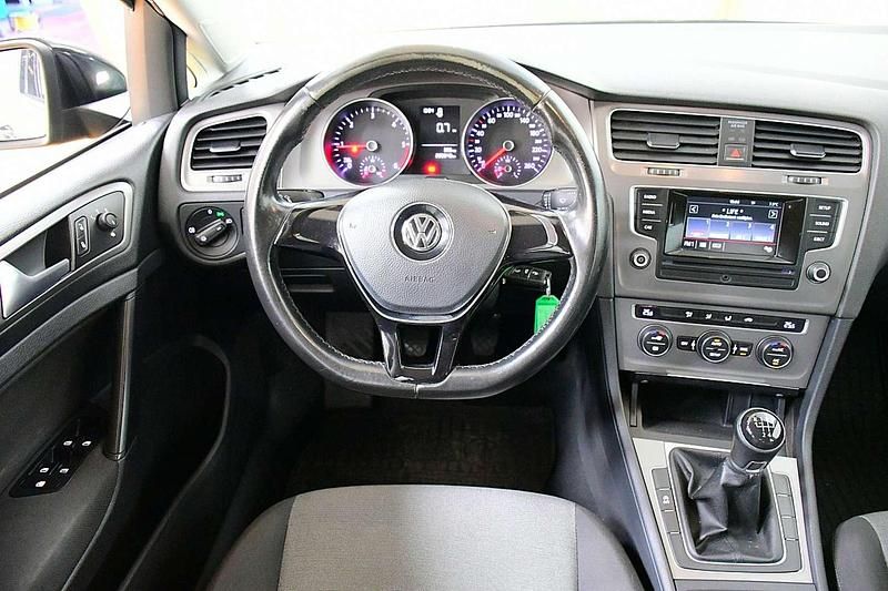 Gebraucht VW Golf VII Trendline 105 PS (77 kW) 2013 Schwarz Limousine