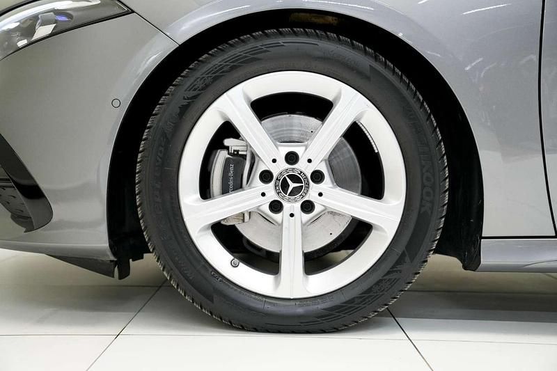 Gebraucht Mercedes A180 Edition 116 PS (85 kW) 2025 Grau Limousine