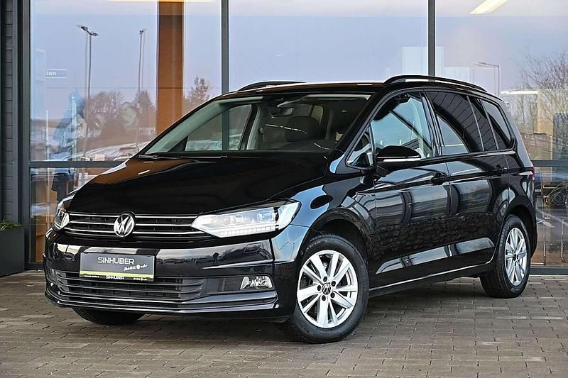 Gebraucht VW Touran Comfortline 122 PS (89 kW) 2022 Schwarz Van / Kleinbus