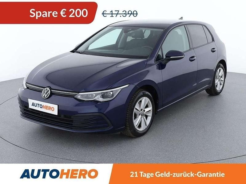 Blau Gebraucht 2022 VW Golf VIII Life Kleinwagen | € 17.190 (Fairer Preis) - Bild 1/3