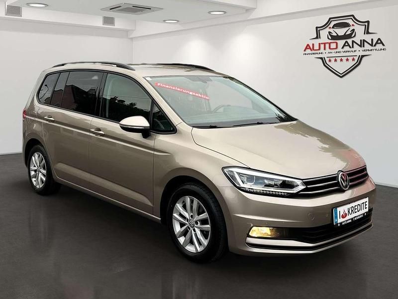 Gebraucht VW Touran Comfortline 110 PS (80 kW) 2018 Gold Van / Kleinbus