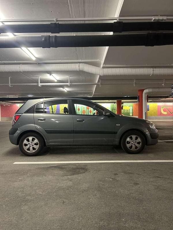 Gebraucht Kia Rio Active 98 PS (72 kW) 2009 Limousine