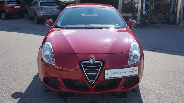 Gebraucht 2013 Alfa Romeo Giulietta 1.4 Benzin 105 PS (8 ...
