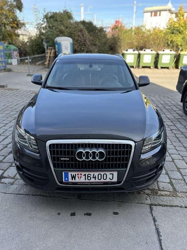 Grau Gebraucht 2011 Audi Q5 SUV | € 11.400 (Fairer Preis) - Bild 1/4