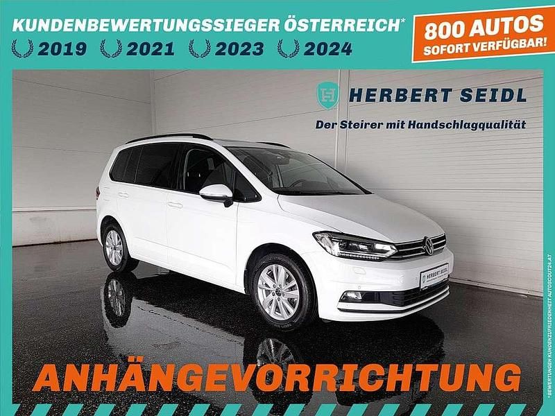 Weiß Gebraucht 2022 VW Touran Van / Kleinbus | € 27.880 (Teuer) - Bild 1/4