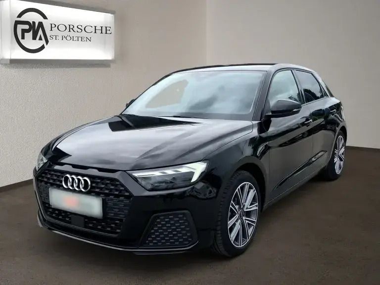 Schwarz metallicperleffektno Gebraucht 2025 Audi A1 Sportback Kleinwagen | € 26.990 (Etwas zu teuer) - Bild 1/4