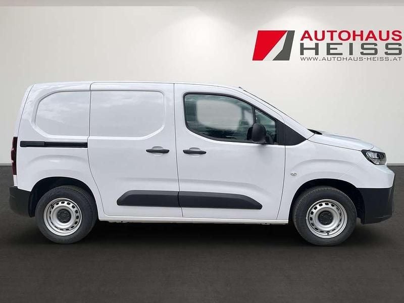 Gebraucht Toyota Proace City City 102 PS (75 kW) 2024 Weiß Van / Kleinbus