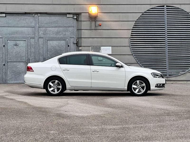 Gebraucht VW Passat Comfortline 150 PS (110 kW) 2013 Weiß Limousine