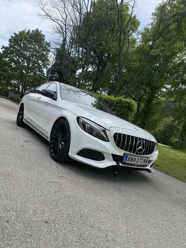 Gebraucht Mercedes C220 AMG line 170 PS (125 kW) 2016 Weiß Limousine