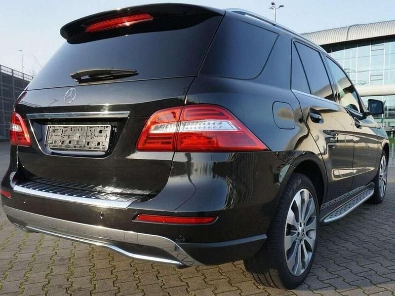 Gebraucht Mercedes ML350 258 PS (189 kW) 2015 Schwarz SUV