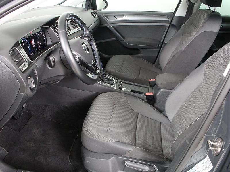 Gebraucht VW e-Golf 100 kW (136 PS) 2018 Mittelgrau  normal Kleinwagen