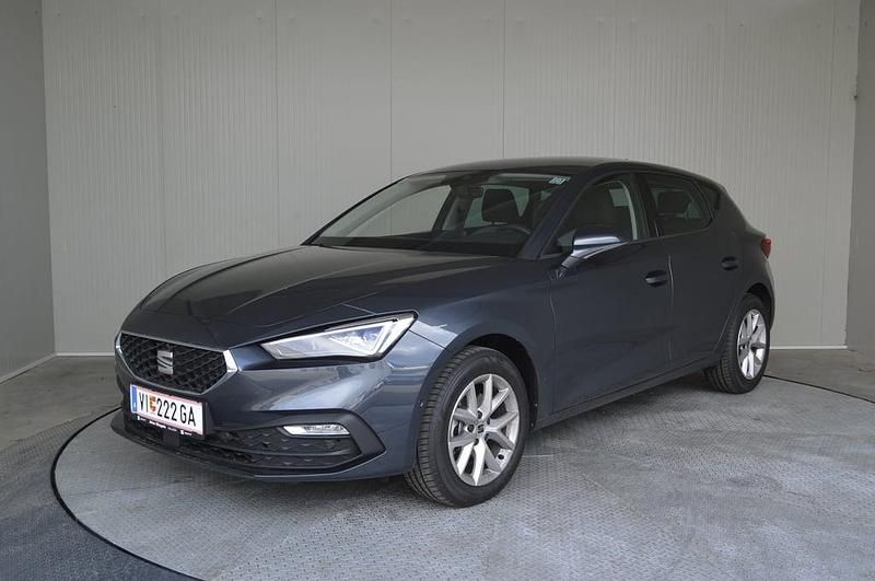 Dunkelgrau metallicperleffekt Neu 2025 Seat Leon Style | € 23.989 (Guter Preis) - Bild 1/4