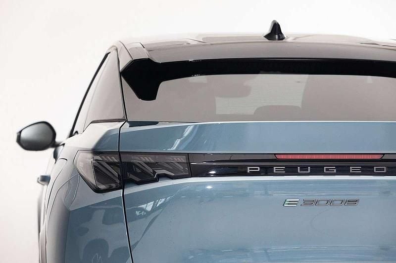 Gebraucht Peugeot e-3008 GT 156 kW (213 PS) 2025 Blau SUV