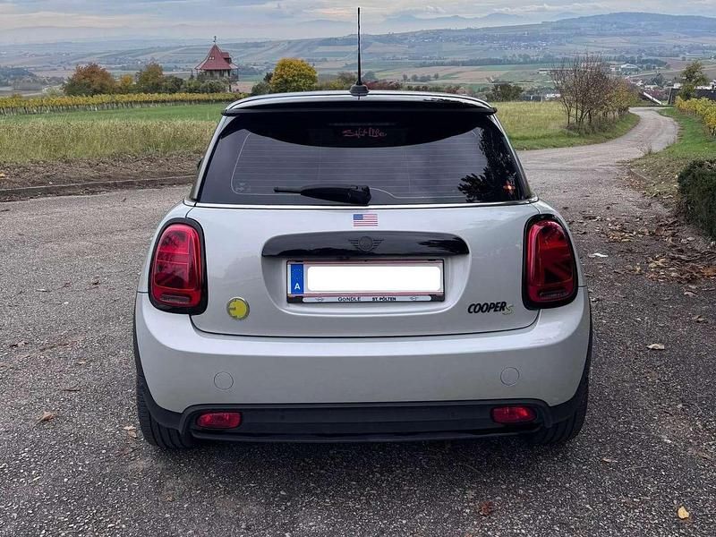 Gebraucht Mini Cooper SE 135 kW (184 PS) 2022 Silber Kleinwagen