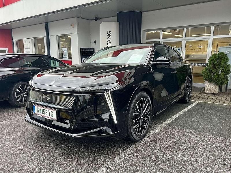 Schwarz Gebraucht 2025 DS Automobiles N°8 SUV | € 63.800 - Bild 1/4