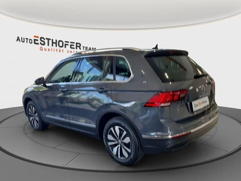 Gebraucht VW Tiguan Life 150 PS (110 kW) 2023 Dunkelgrau  metallic SUV