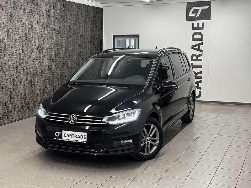 Gebraucht VW Touran Life 150 PS (110 kW) 2025 Schwarz Van / Kleinbus