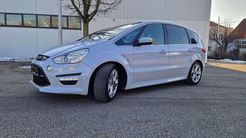 Gebraucht Ford S-MAX Titanium 200 PS (147 kW) 2013 Van / Kleinbus