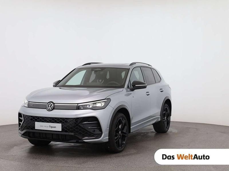 Silber metallic Neu 2025 VW Tiguan R-line SUV | € 59.990 (Etwas zu teuer) - Bild 1/4
