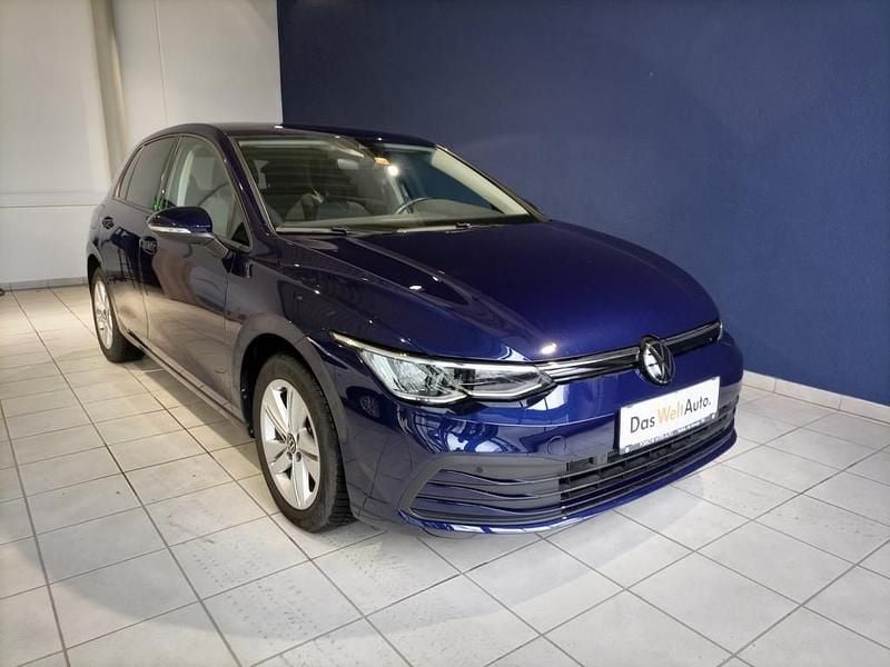 Gebraucht VW Golf VIII Life 110 PS (80 kW) 2024 Blau Limousine