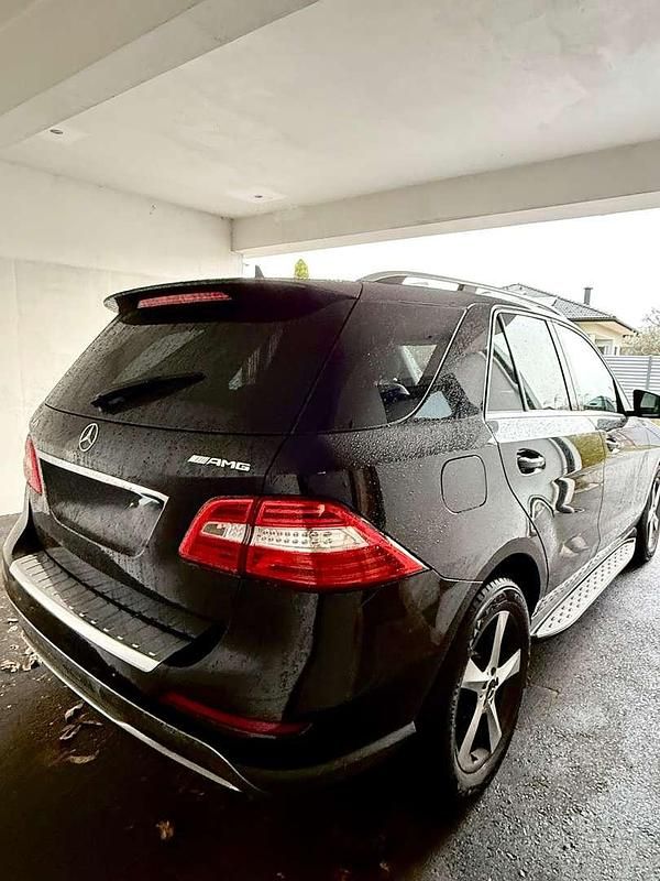 Gebraucht Mercedes ML350 258 PS (189 kW) 2013 Schwarz SUV
