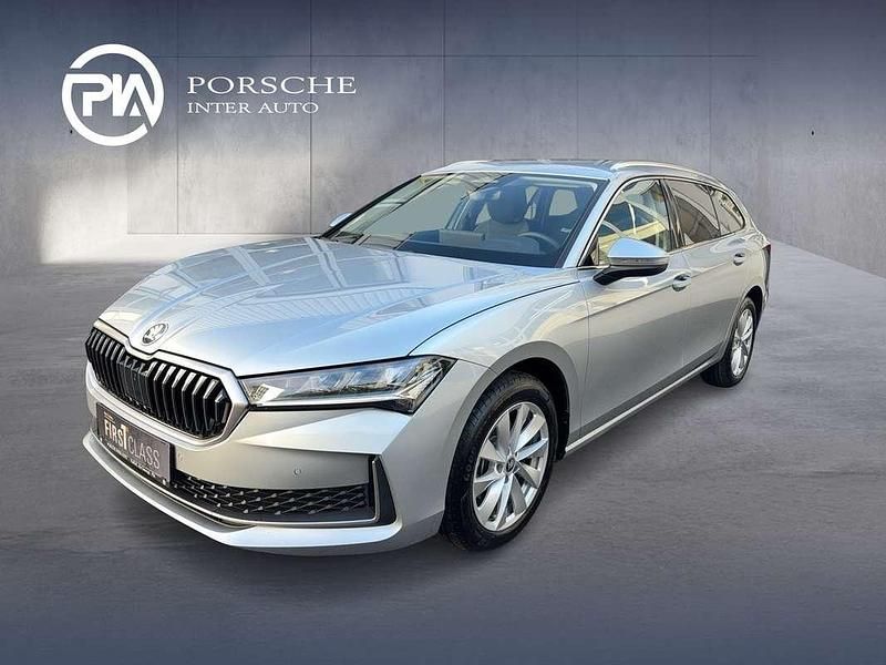 Silber metallic Gebraucht 2025 Skoda Superb Selection Kombi | € 46.990 - Bild 1/4