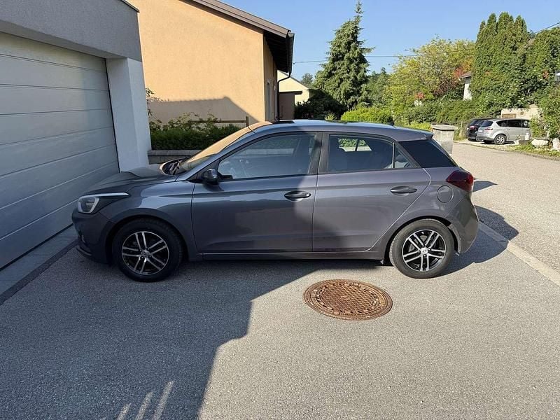 Gebraucht Hyundai i20 75 PS (55 kW) 2018 Limousine