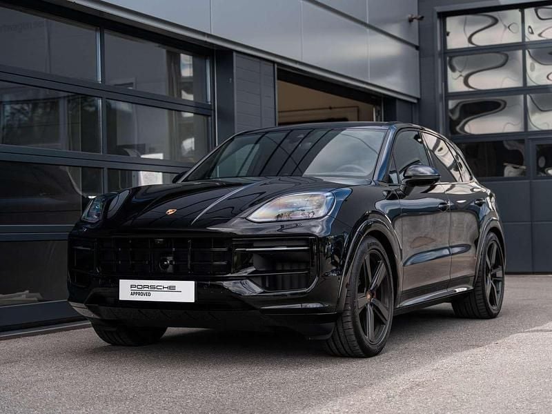 Schwarz metallic Gebraucht 2025 Porsche Cayenne S E-Hybrid SUV | € 154.900 (Etwas zu teuer) - Bild 1/4