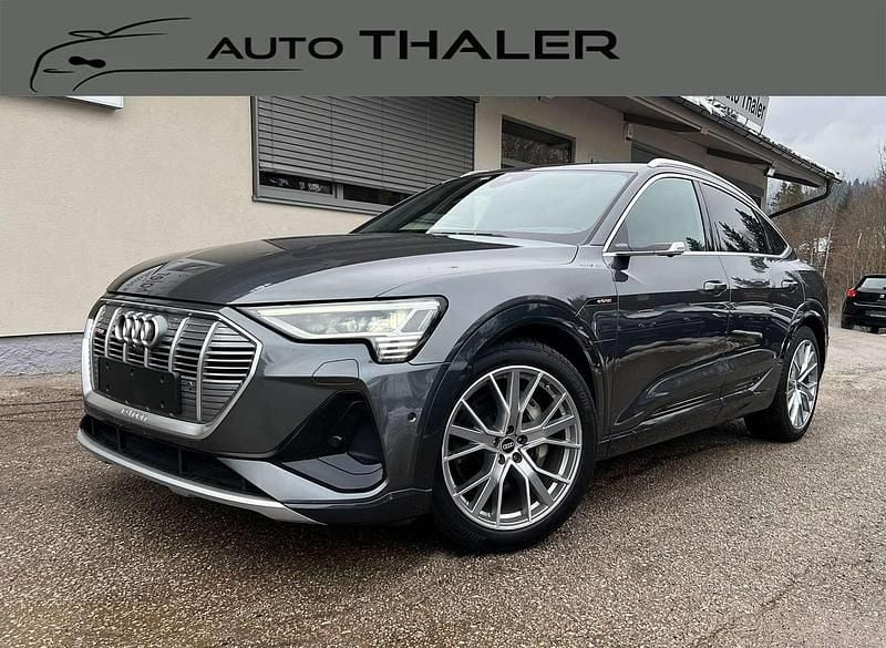 Grau Gebraucht 2023 Audi e-tron S-Line SUV | € 49.900 (Teuer) - Bild 1/4