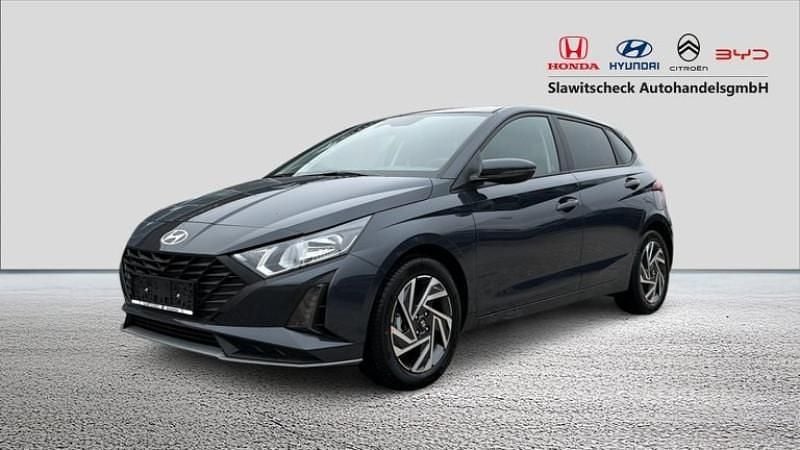 Neu Hyundai i20 79 PS (58 kW) 2025 Grau Kleinwagen