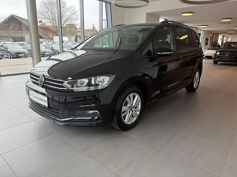 Gebraucht VW Touran Comfortline 150 PS (110 kW) 2023 Deep black perlleffekt Van / Kleinbus