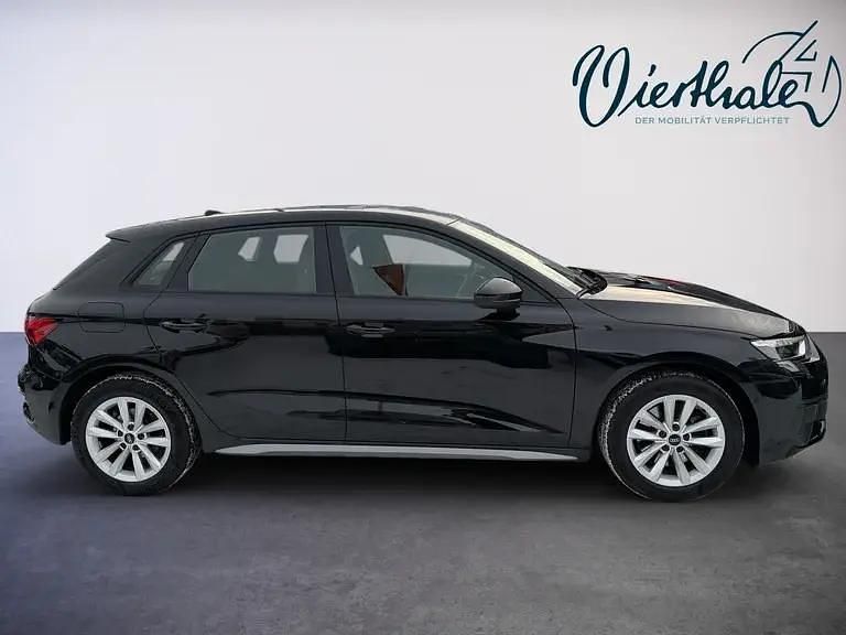 Gebraucht Audi A3 Ambiente 110 PS (80 kW) 2021 Schwarz  metallicperleffektno Limousine