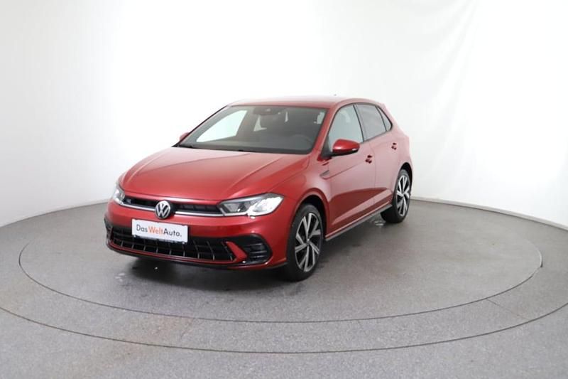 Mittelrot metallic Gebraucht 2024 VW Polo R-line Limousine | € 21.490 (Teuer) - Bild 1/4