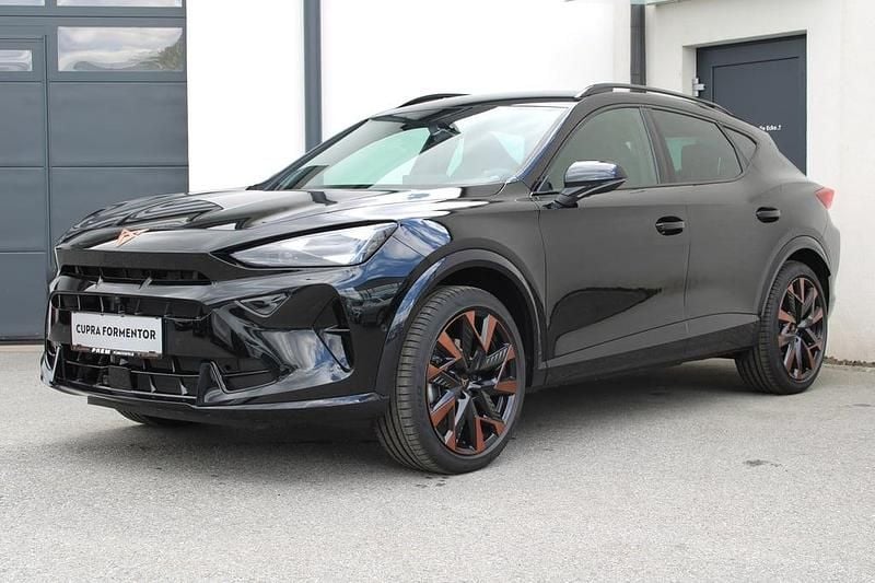 Neu Cupra Formentor 150 PS (110 kW) 2025 Schwarz  metallic SUV