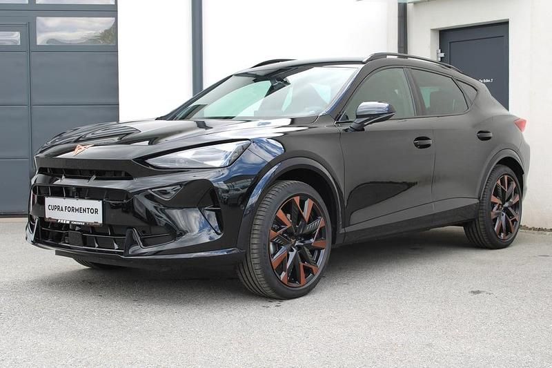 Schwarz metallic Neu 2025 Cupra Formentor SUV | € 41.880 (Teuer) - Bild 1/4