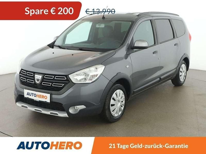 Grau Gebraucht 2017 Dacia Lodgy Celebration Van / Kleinbus | € 13.790 (Fairer Preis) - Bild 1/3