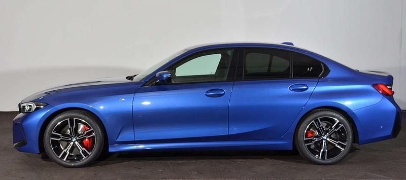 Gebraucht BMW 318 150 PS (110 kW) 2025 Blau Limousine