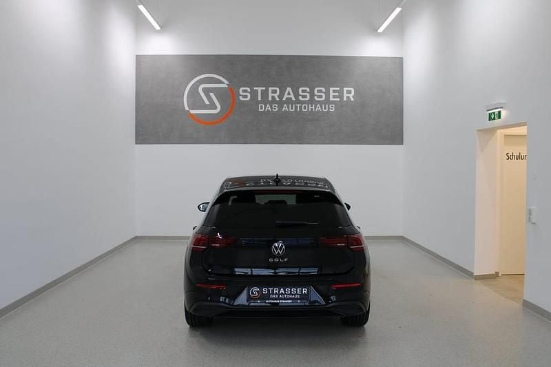 Neu VW Golf VIII 115 PS (84 kW) 2026 Schwarz  metallic