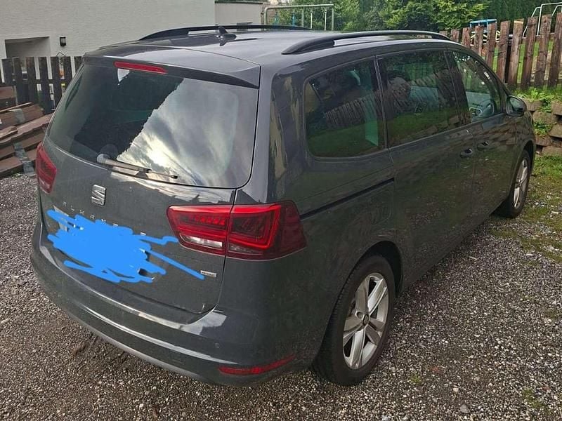 Grau Gebraucht 2017 Seat Alhambra Van / Kleinbus | € 17.900 (Superpreis) - Bild 1/4