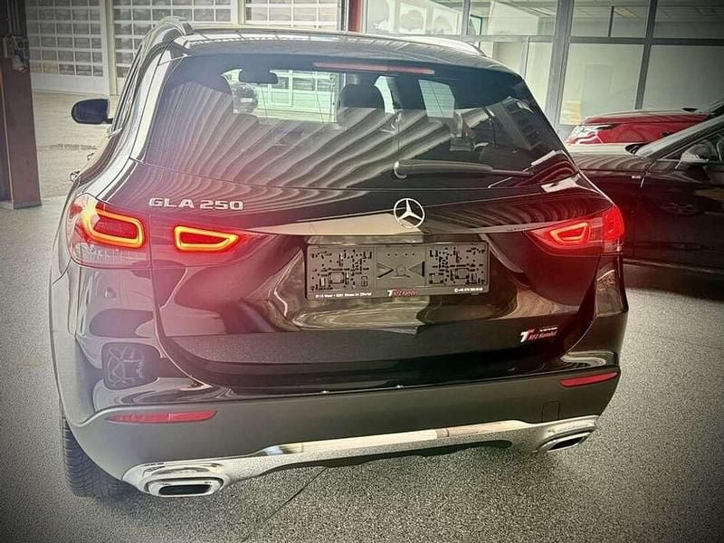Gebraucht Mercedes GLA250 224 PS (164 kW) 2020 Schwarz SUV