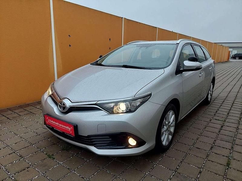 Grau Gebraucht 2018 Toyota Auris Active Kombi | € 12.990 (Fairer Preis) - Bild 1/4