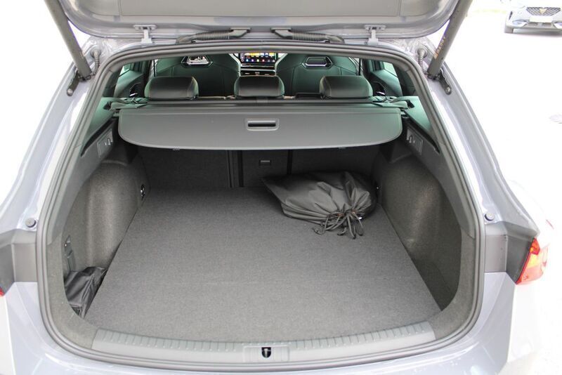 Gebraucht Cupra Leon VZ 245 PS (180 kW) 2023 Hellgrau  normal Kombi