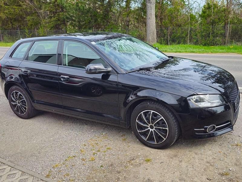 Gebraucht Audi A3 Ambiente 105 PS (77 kW) 2013 Limousine