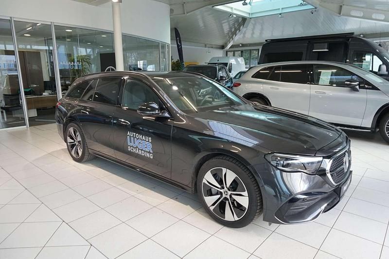 Gebraucht Mercedes E300 AMG 197 PS (144 kW) 2024 Grau Kombi