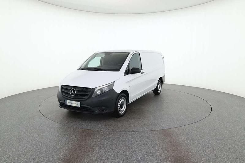 Weiß Gebraucht 2021 Mercedes Vito Van / Kleinbus | € 28.788 (Superpreis) - Bild 1/3