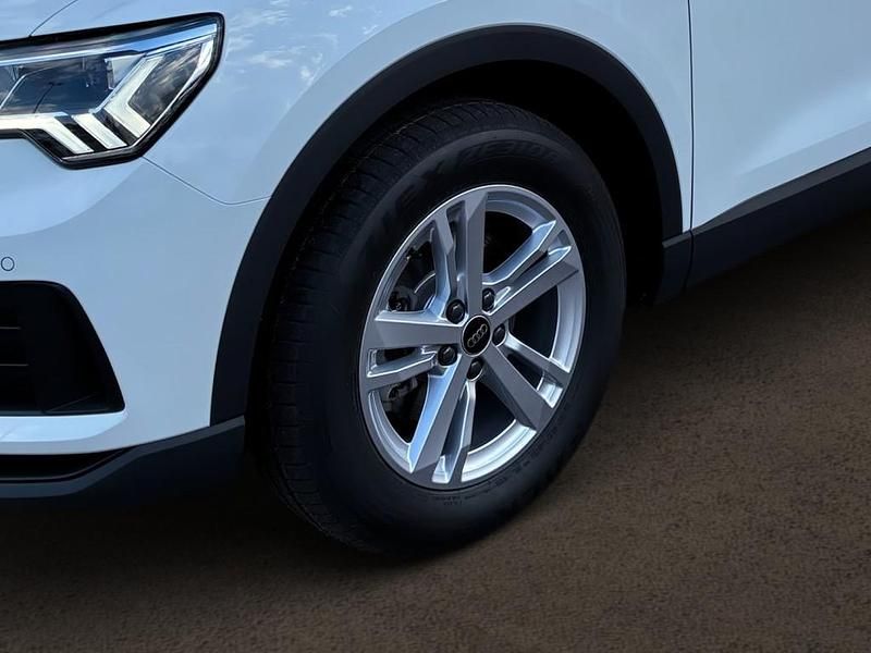 Gebraucht Audi Q3 Ambiente 150 PS (110 kW) 2025 Weiß SUV