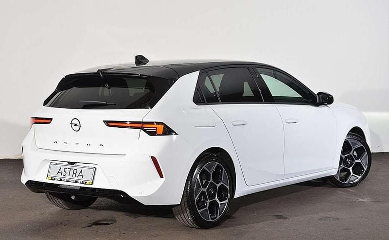 Gebraucht Opel Astra 131 PS (96 kW) 2024 Weiß Limousine