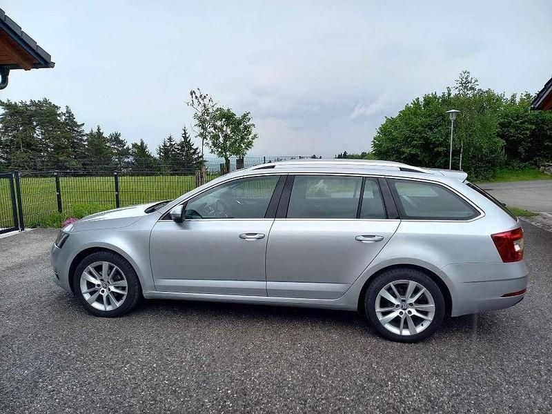 Silber Gebraucht 2017 Skoda Octavia Style Kombi | € 8.000 (Superpreis) - Bild 1/4