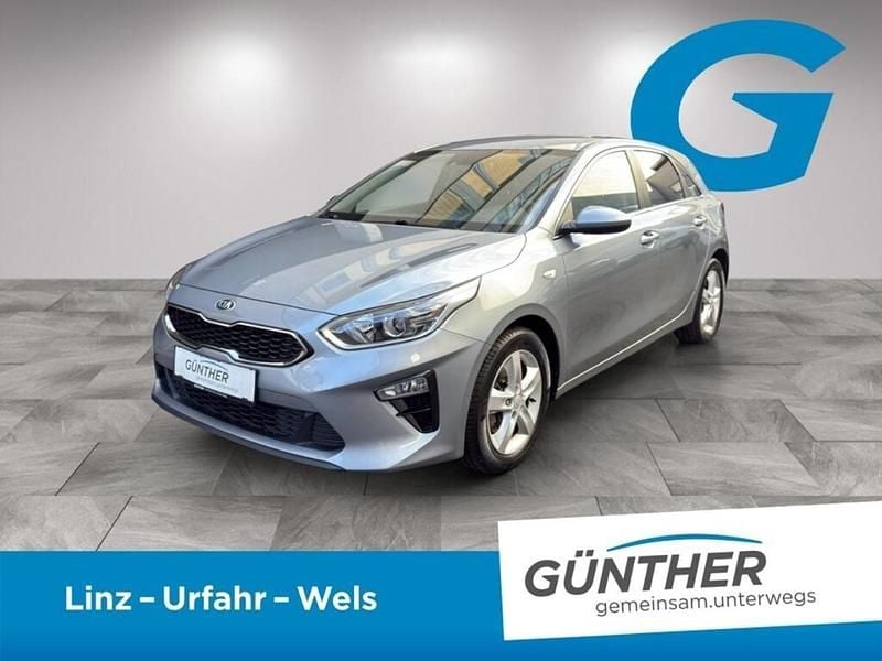 Grau Gebraucht 2022 Kia Ceed Silver Kleinwagen | € 16.990 (Superpreis) - Bild 1/4