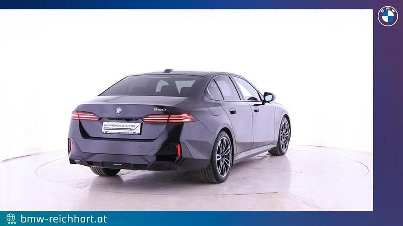 Gebraucht BMW 520 197 PS (144 kW) 2023 Sophistograu Limousine